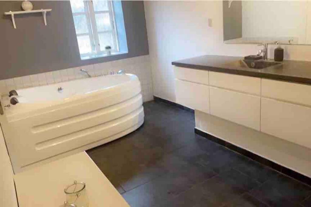 Dejligt Stort Hus Med Spa Ålbæk Extérieur photo